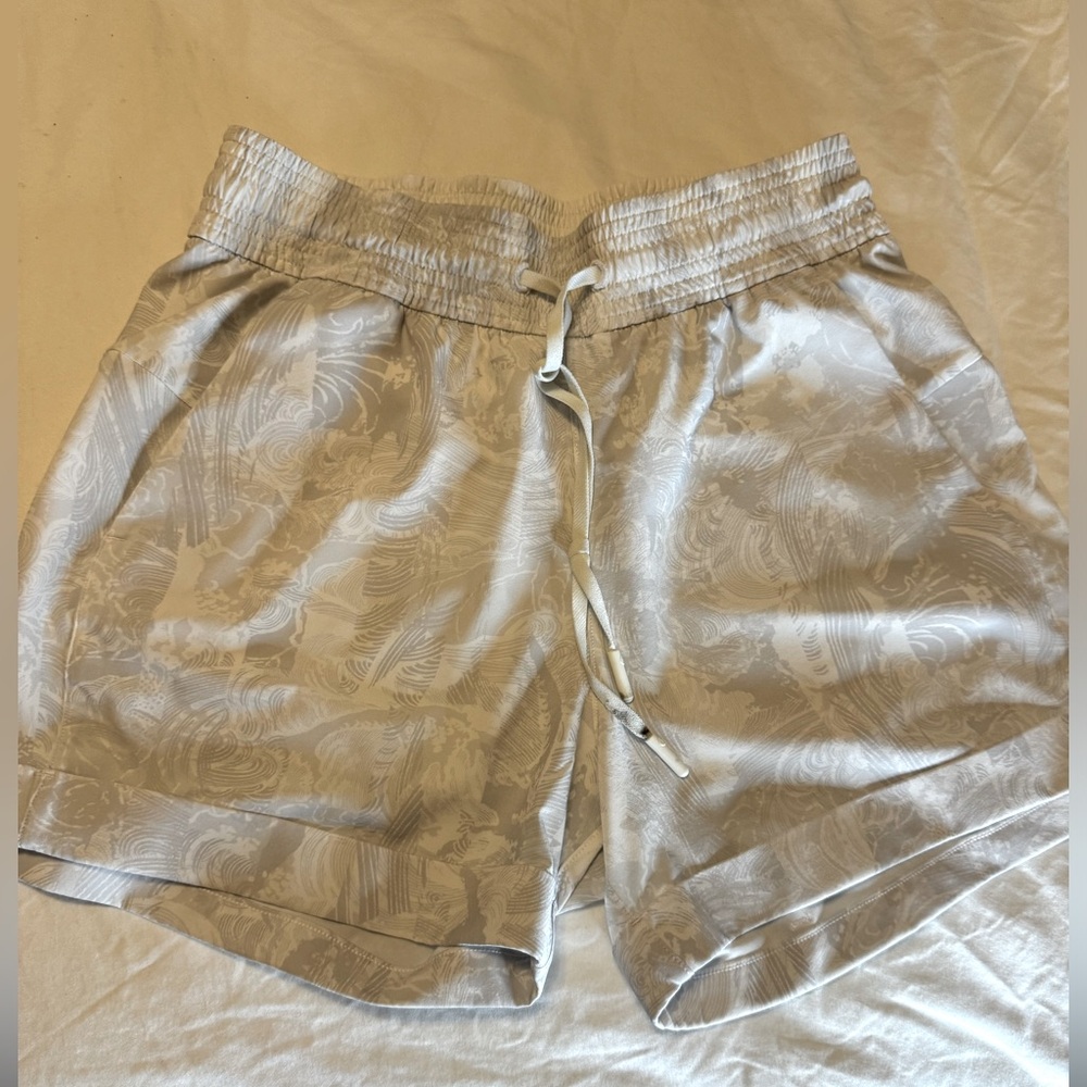 Lululemon Spring Break Away Short